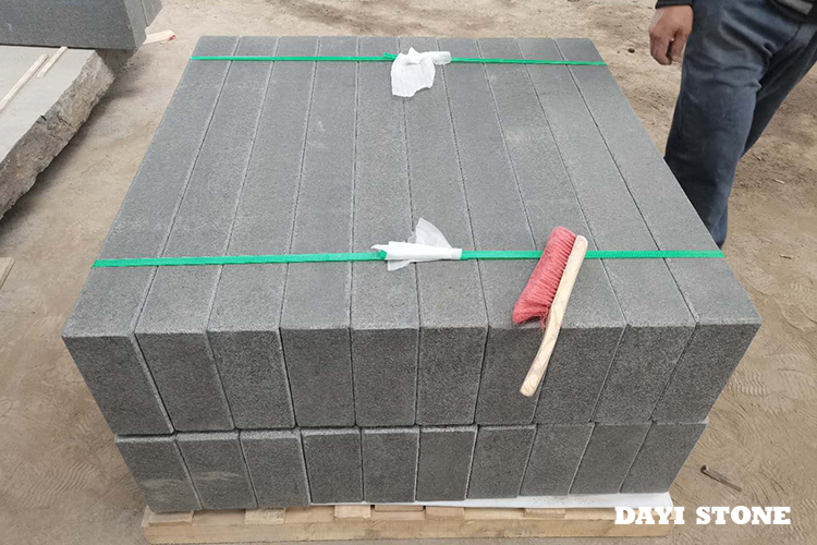 Kerbs Black Granite Stone NEW G684 All sides flamed bevelled 3mm 100x25x10cm - Dayi Stone